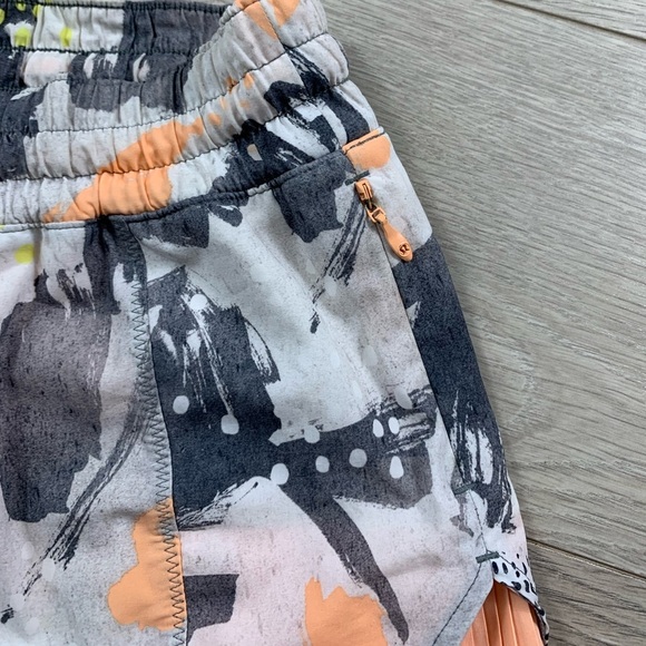 Lululemon Pleat To Street Short Mini Art Pop White Multi / Peach Fuzz - Picture 8 of 16